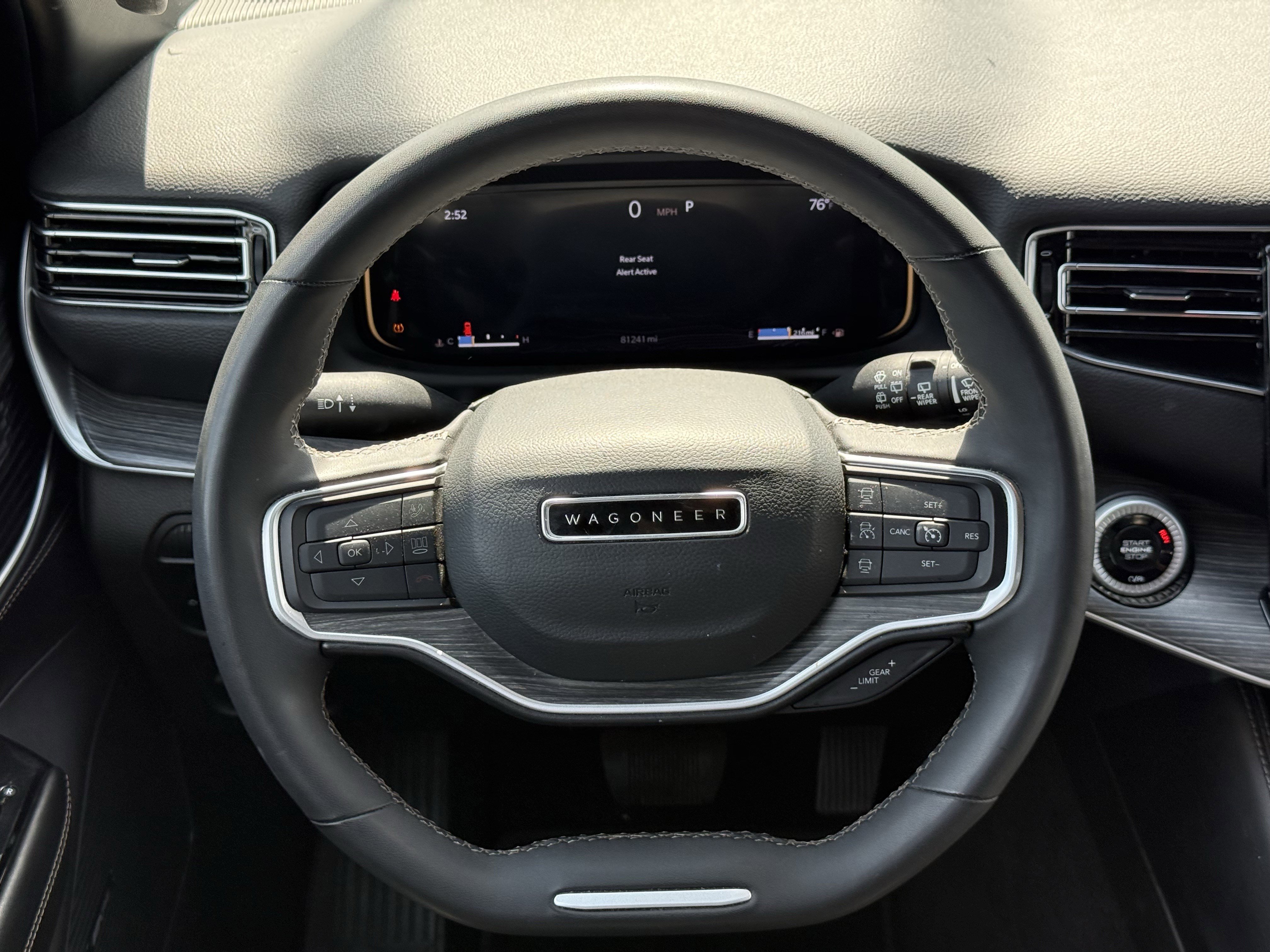 Used 2024 Jeep Wagoneer L Series II w/ Flexible Seating Group image 15