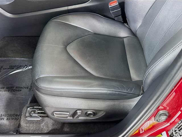 Used 2024 Toyota Highlander Limited image 18