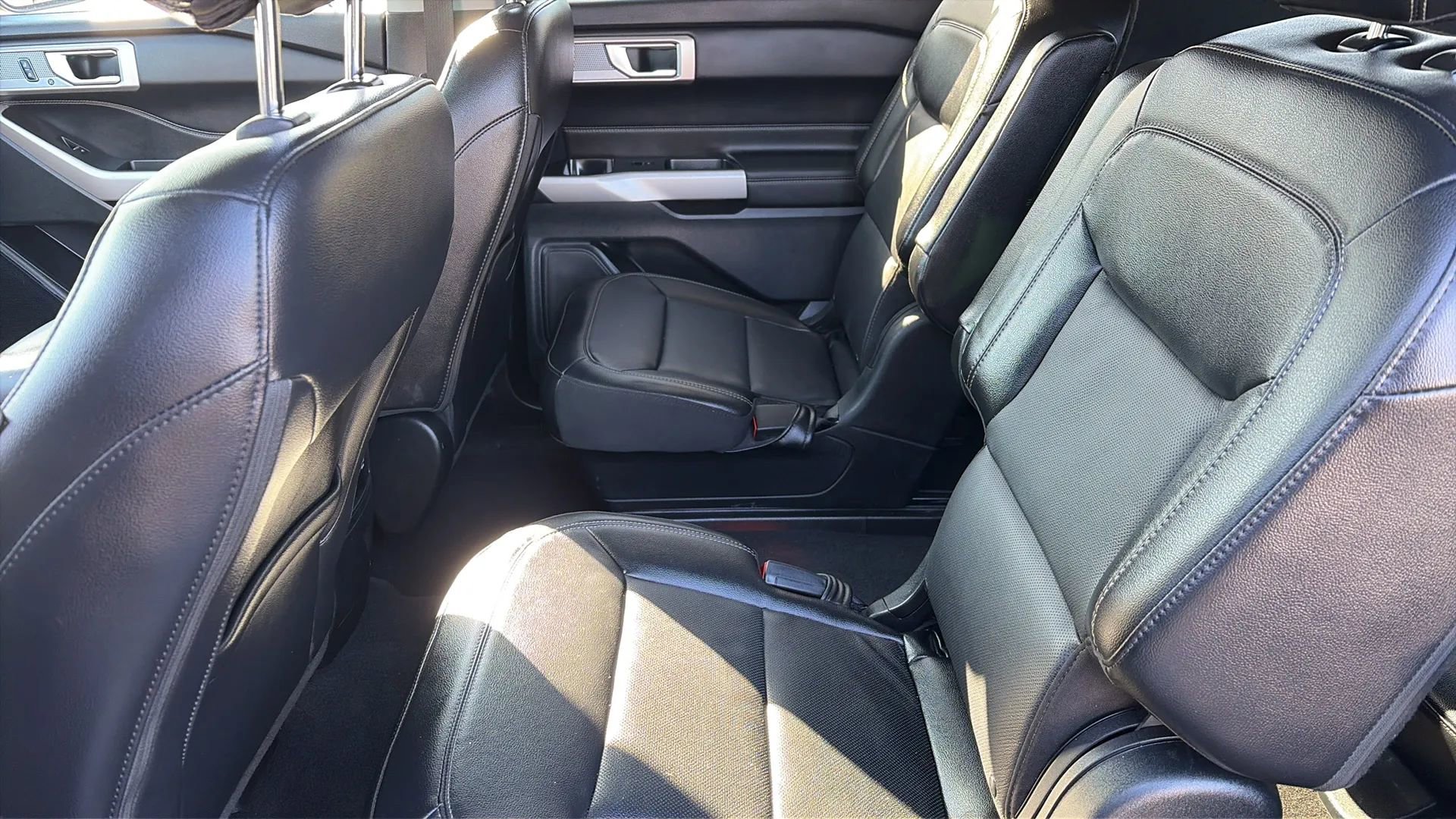 Used 2024 Ford Explorer Limited w/ Equipment Group 301A image 14