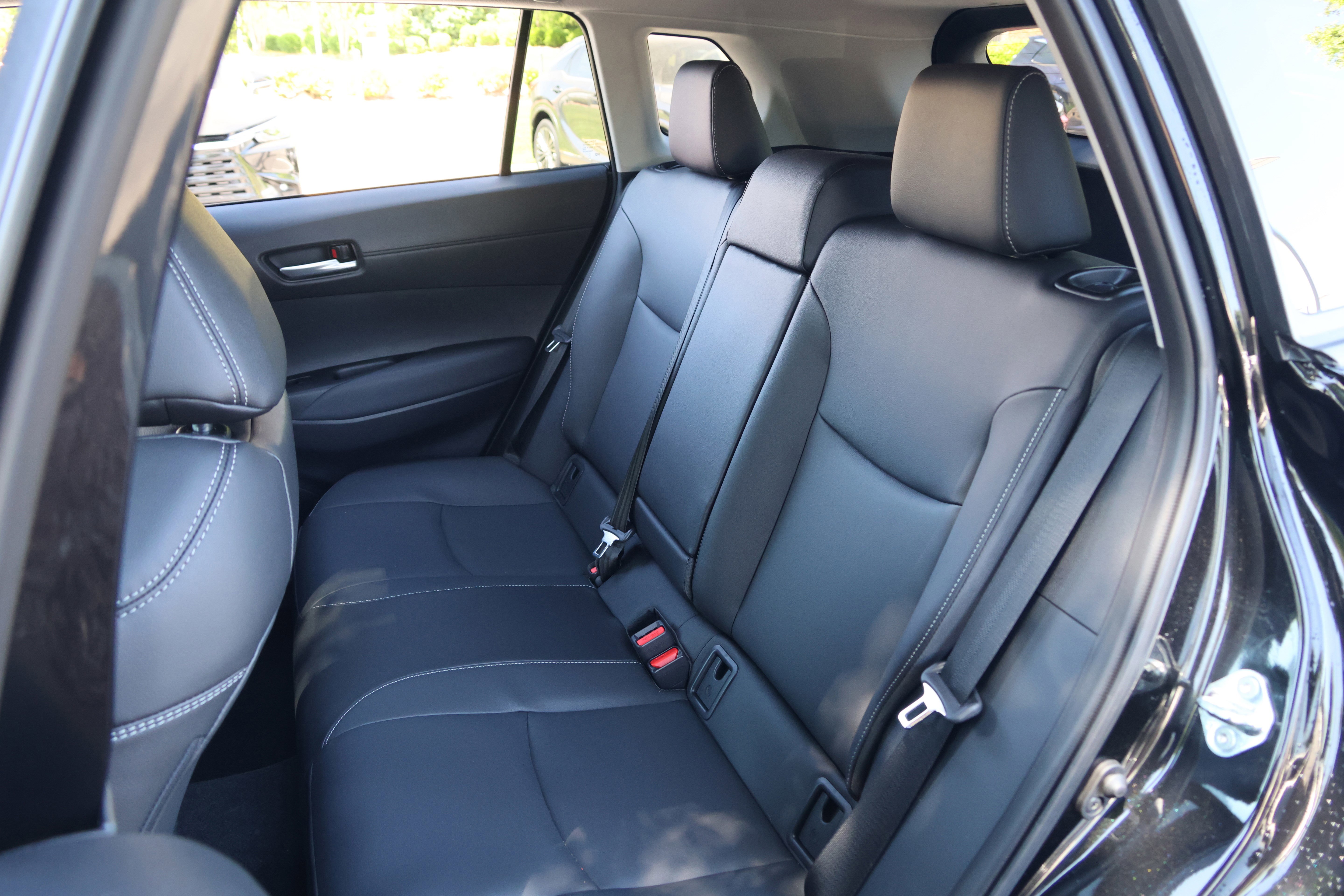 Used 2023 Toyota Corolla Cross XLE w/ Convenience Package AWD/4WD image 34