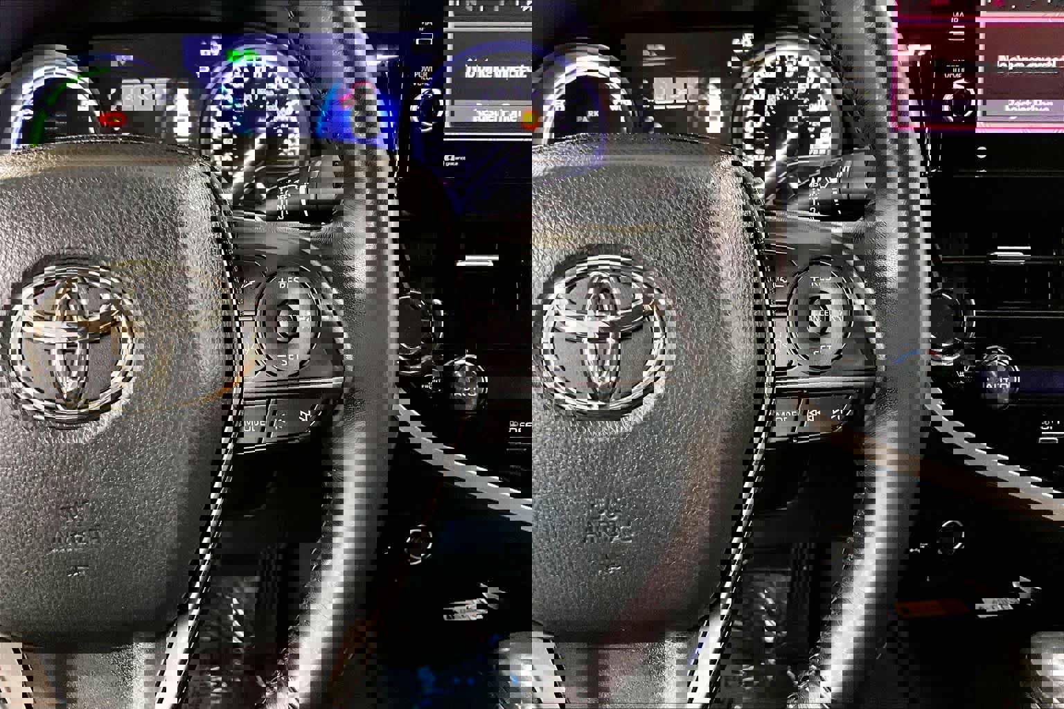 Used 2022 Toyota Camry XSE w/ Navigation Upgrade Package image 25