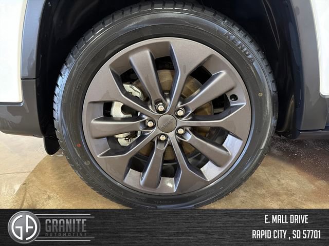 Used 2021 Jeep Cherokee Latitude Lux 80th Anniv w/ Quick Order Package 2YU 80th image 25