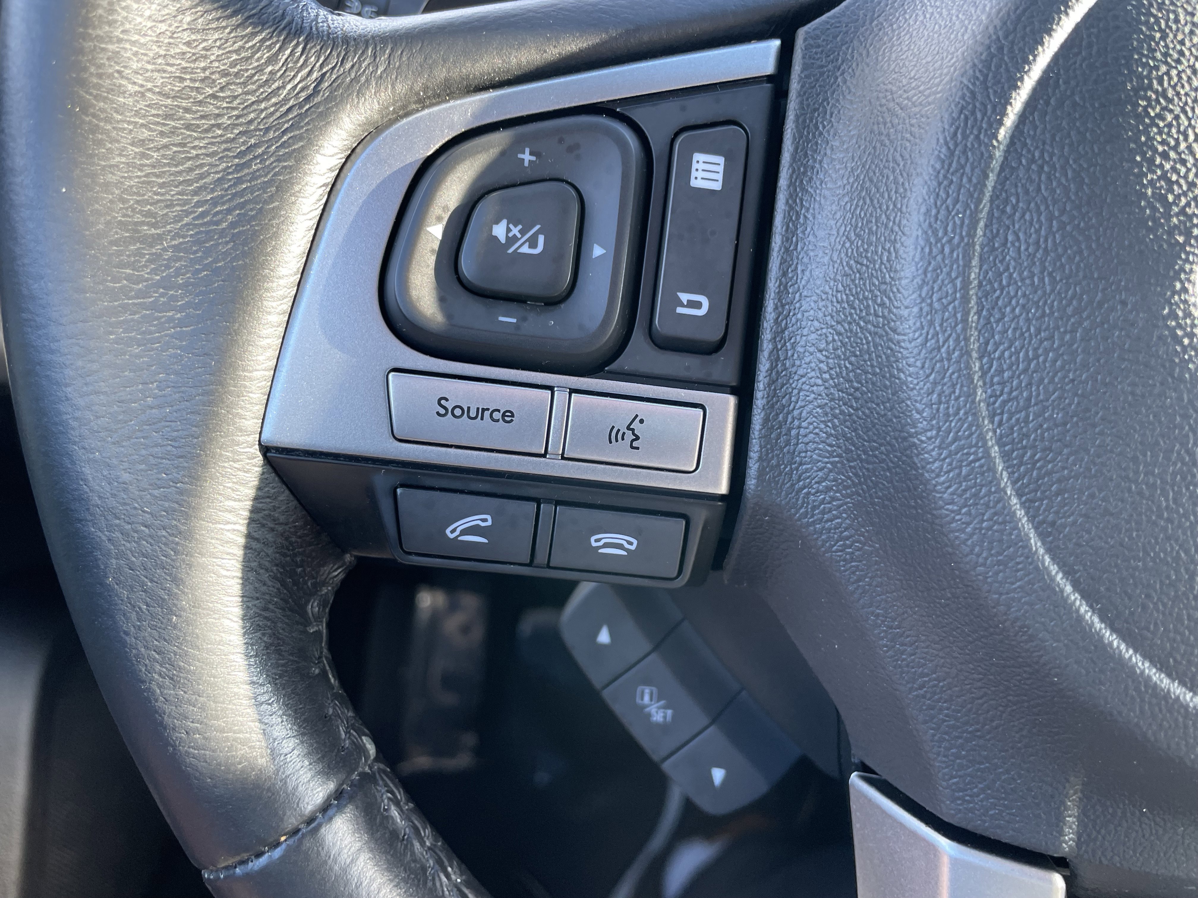 Used 2017 Subaru Outback 3.6R Limited image 16