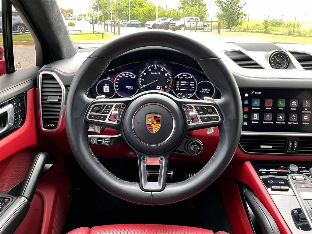 Certified 2022 Porsche Cayenne Turbo S AWD/4WD image 15
