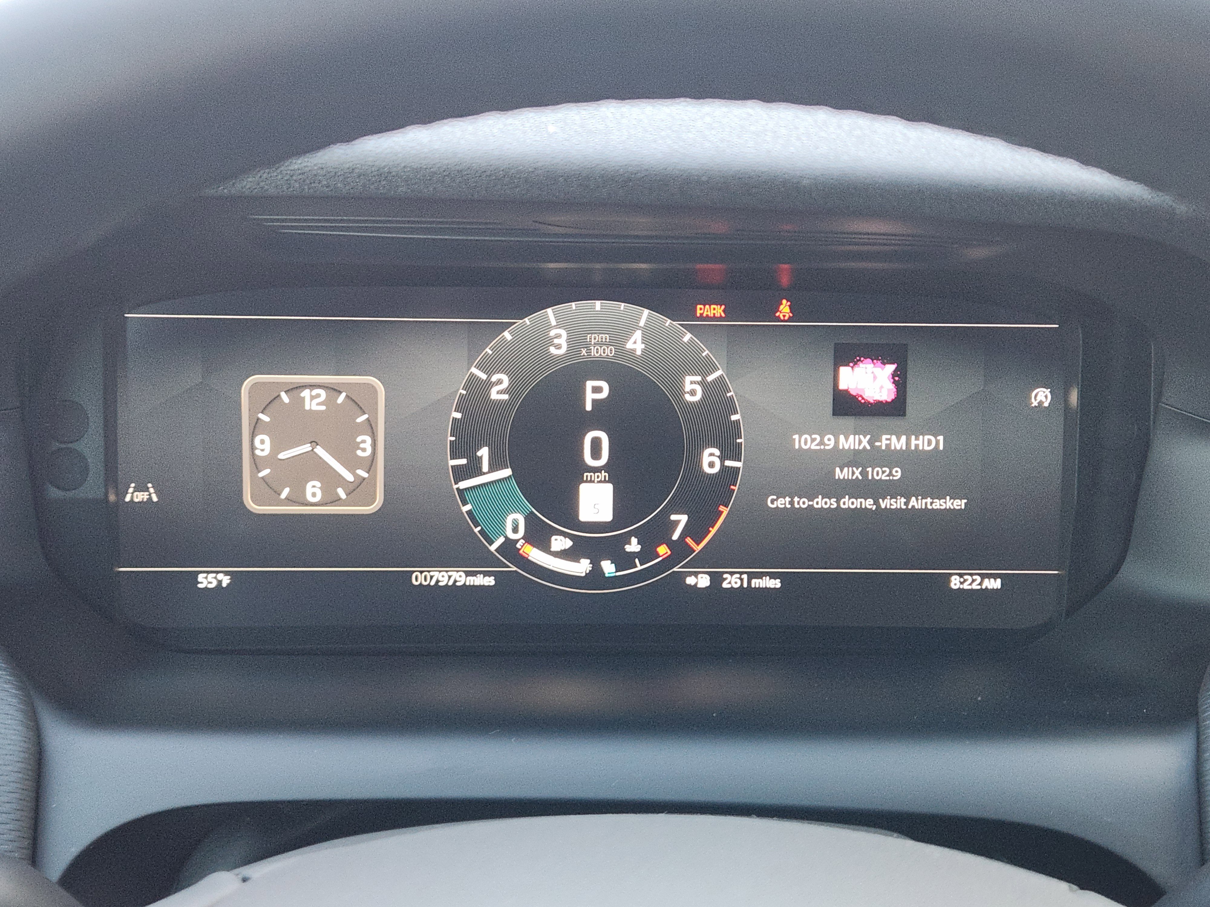 Used 2025 Land Rover Discovery Sport Dynamic SE image 18