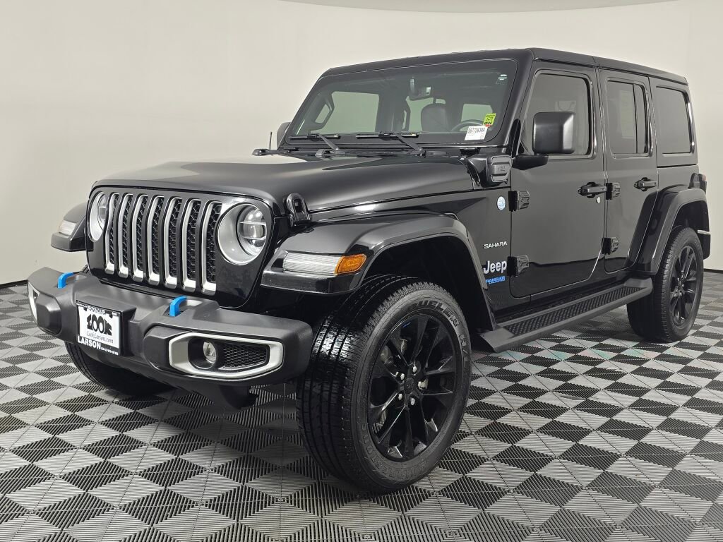 Used 2022 Jeep Wrangler Unlimited Sahara w/ Cold Weather Group image 7