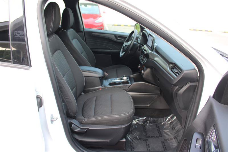 Used 2025 Ford Escape Active AWD/4WD image 12