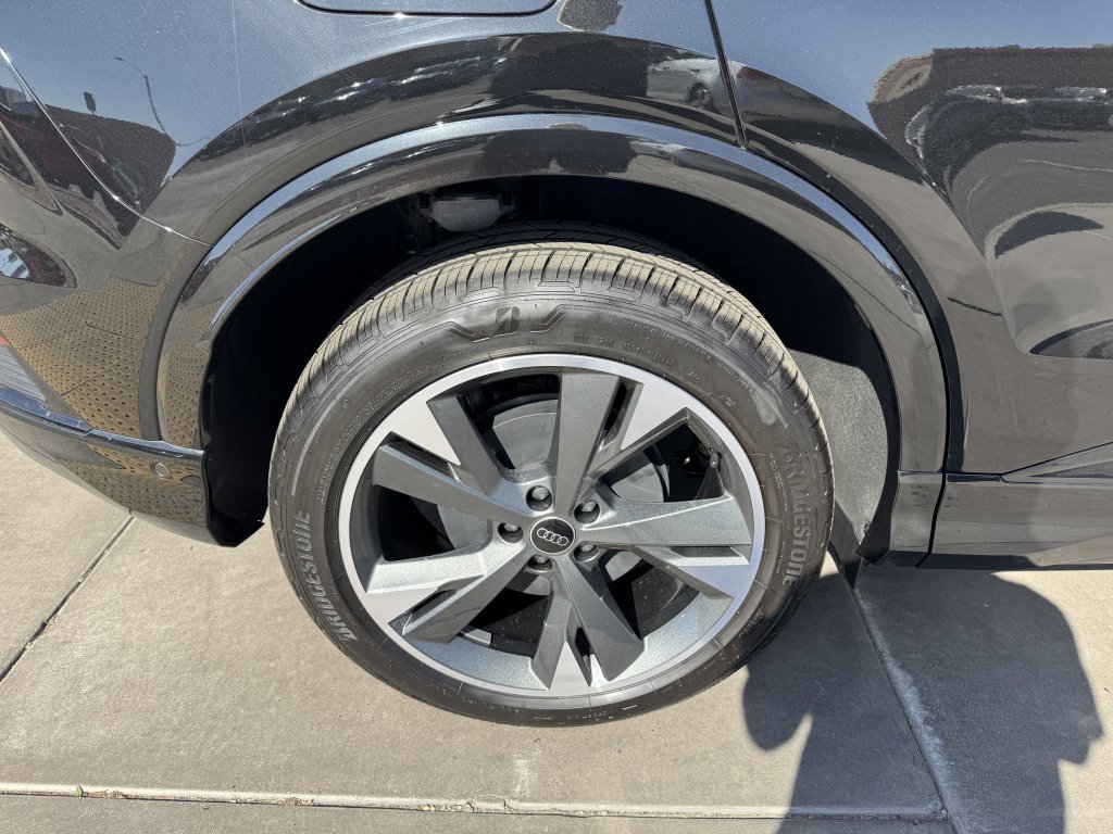 Used 2024 Audi Q4 e-tron Premium Plus w/ Premium Plus image 15