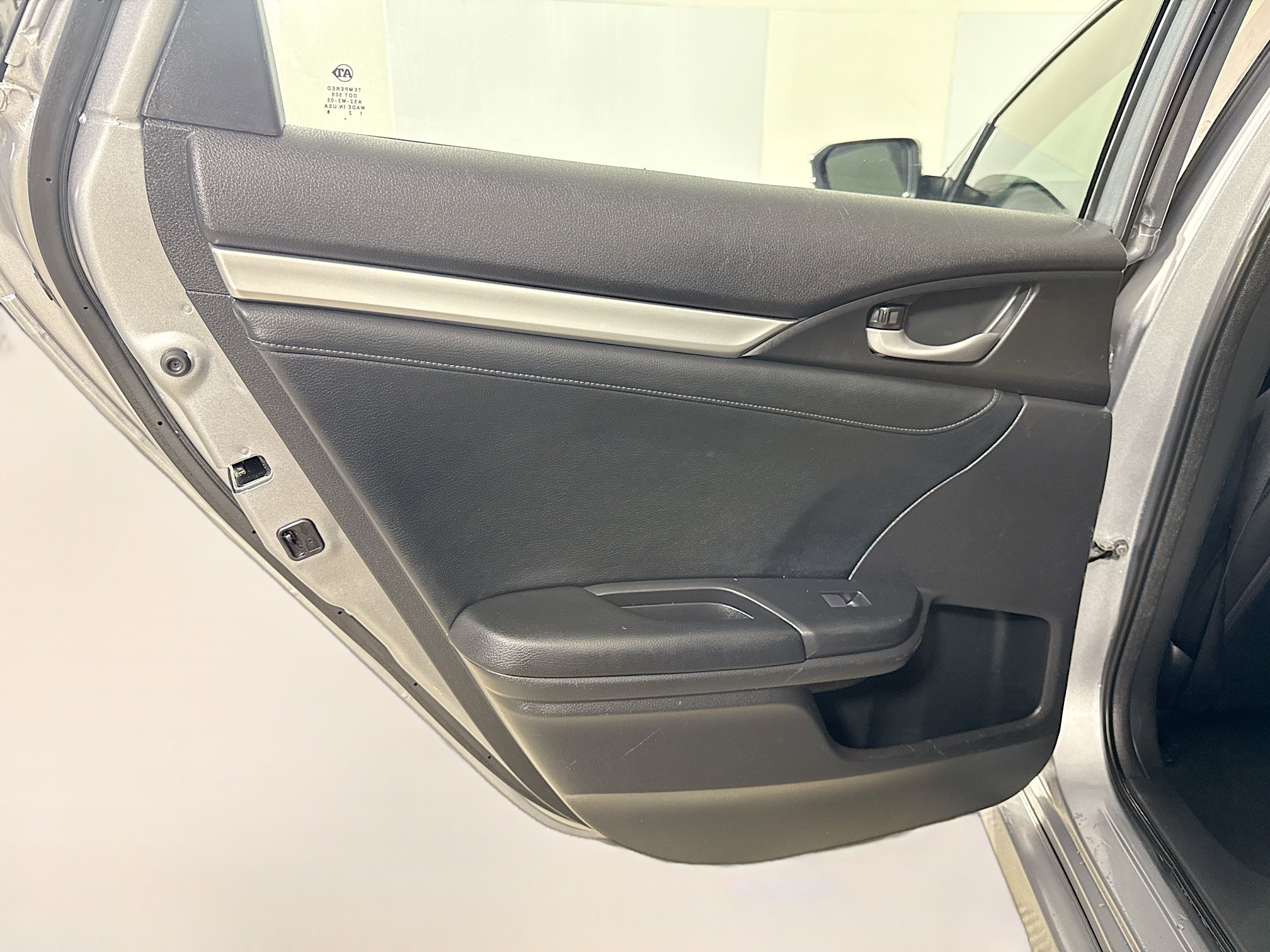 Used 2017 Honda Civic EX-L image 24