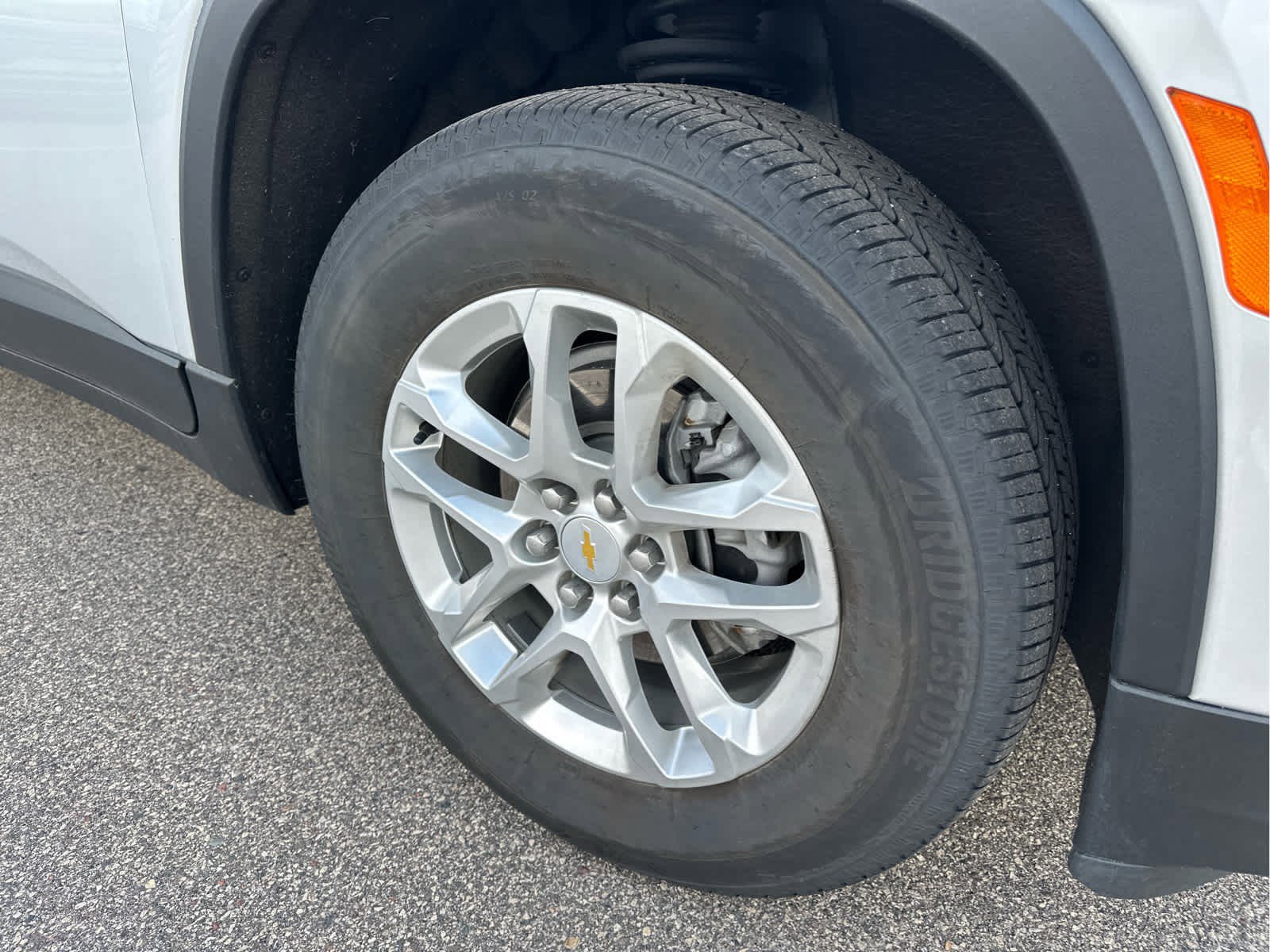 Used 2022 Chevrolet Traverse LS AWD/4WD image 4