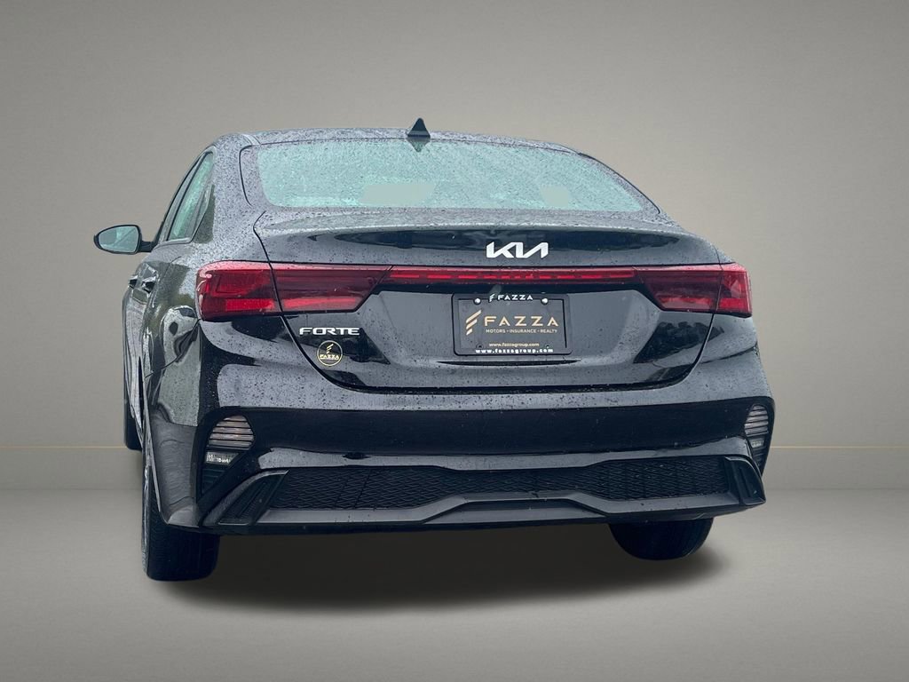 Used 2022 Kia Forte LXS FWD image 3