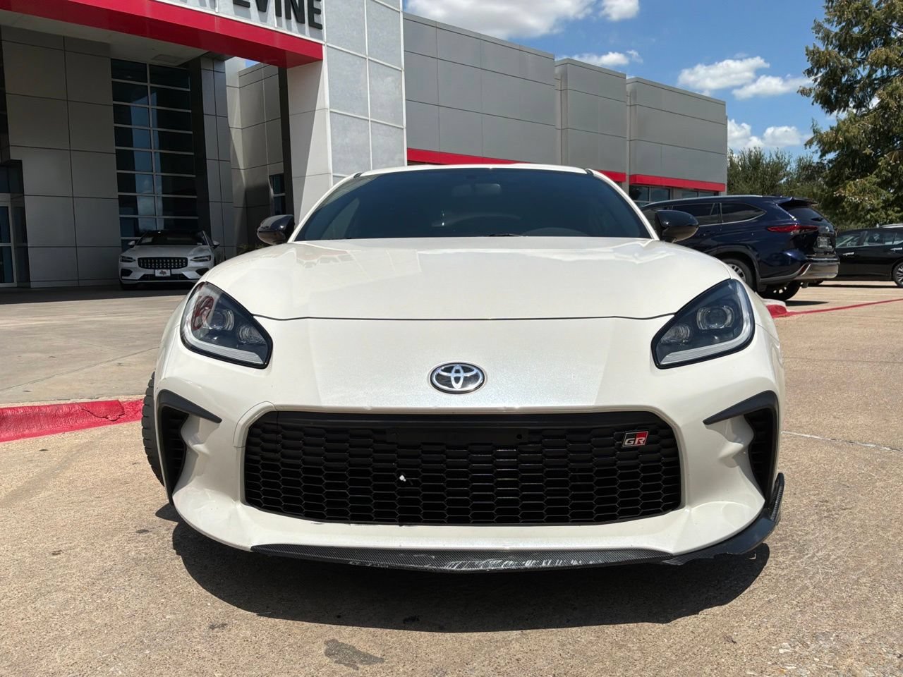 Used 2023 Toyota GR86 Premium RWD image 3