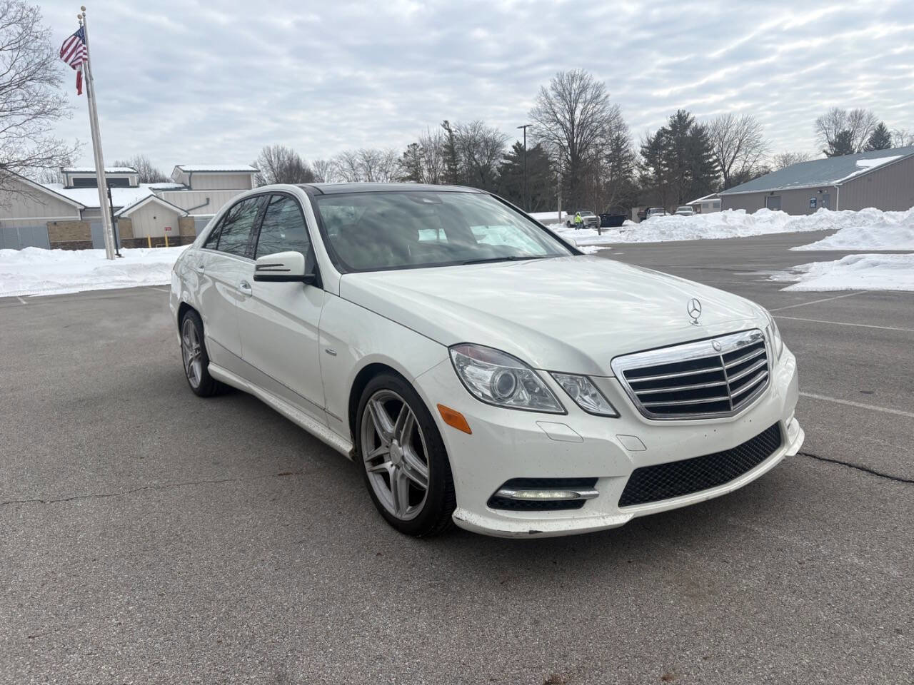 Used 2012 Mercedes-Benz E 350 Sedan w/ Lane Tracking Pkg image 5