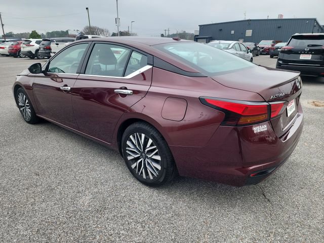 Used 2024 Nissan Altima 2.5 SV image 3
