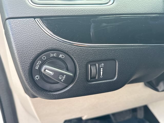 Used 2019 Dodge Grand Caravan SXT FWD image 10