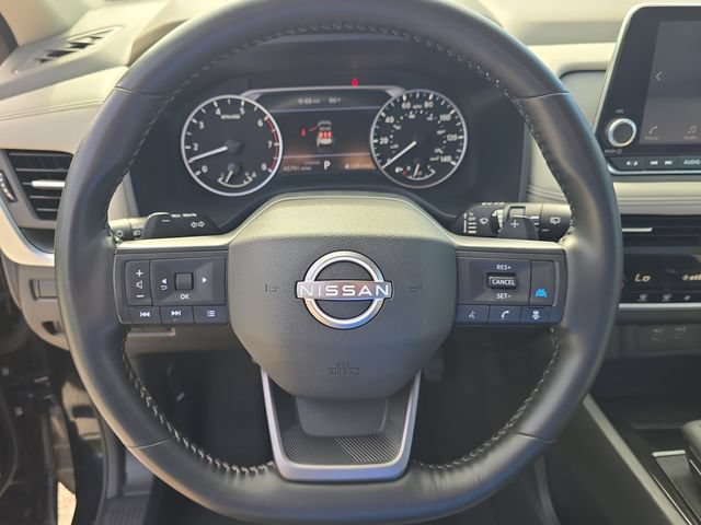 Used 2025 Nissan Rogue SV FWD image 29