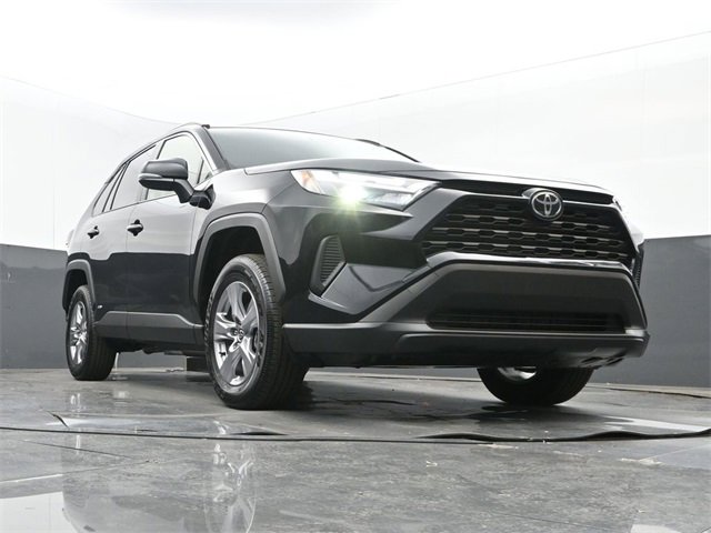 Used 2025 Toyota RAV4 XLE image 23