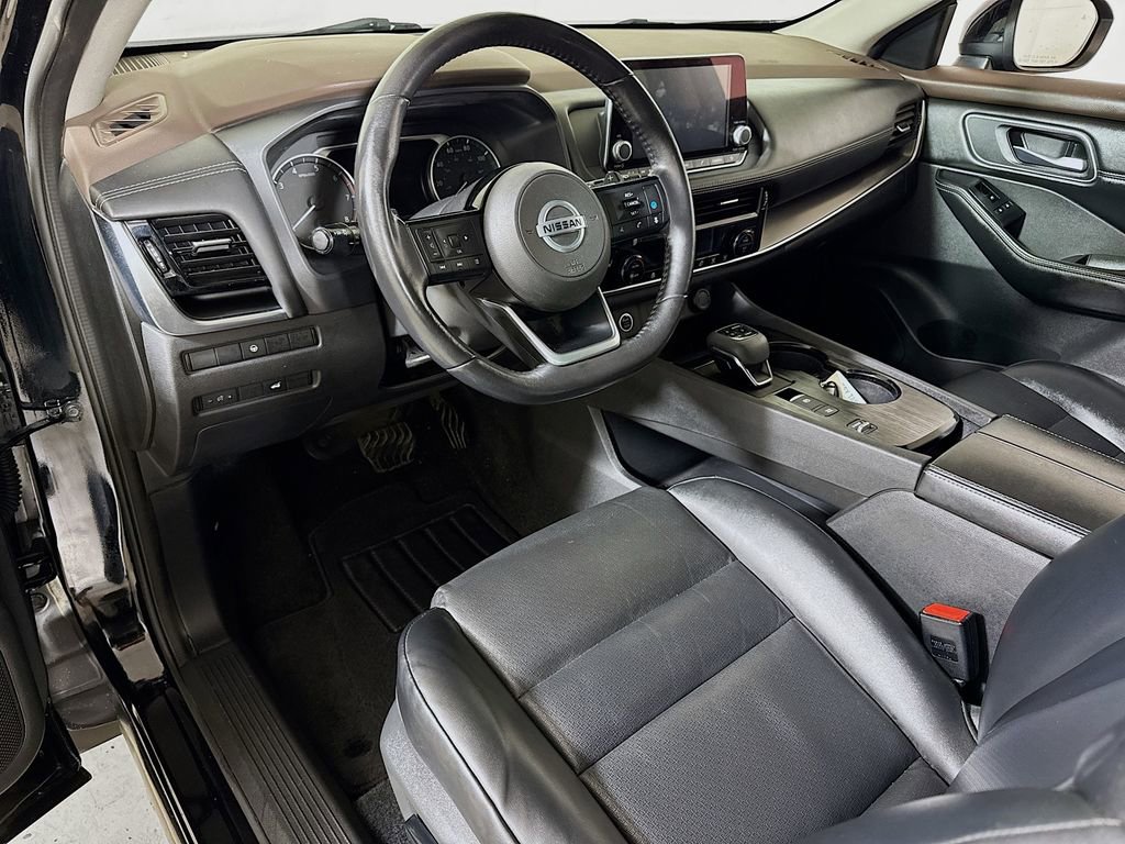Used 2021 Nissan Rogue SV w/ Premium Package FWD image 7