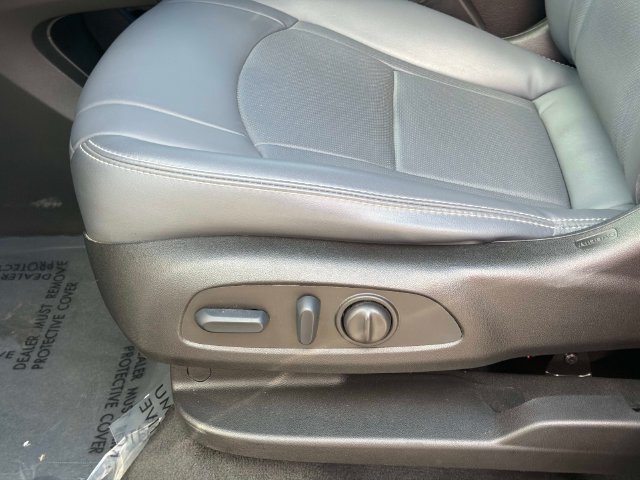 Used 2024 Buick Enclave Essence w/ Sport Touring Edition FWD image 17