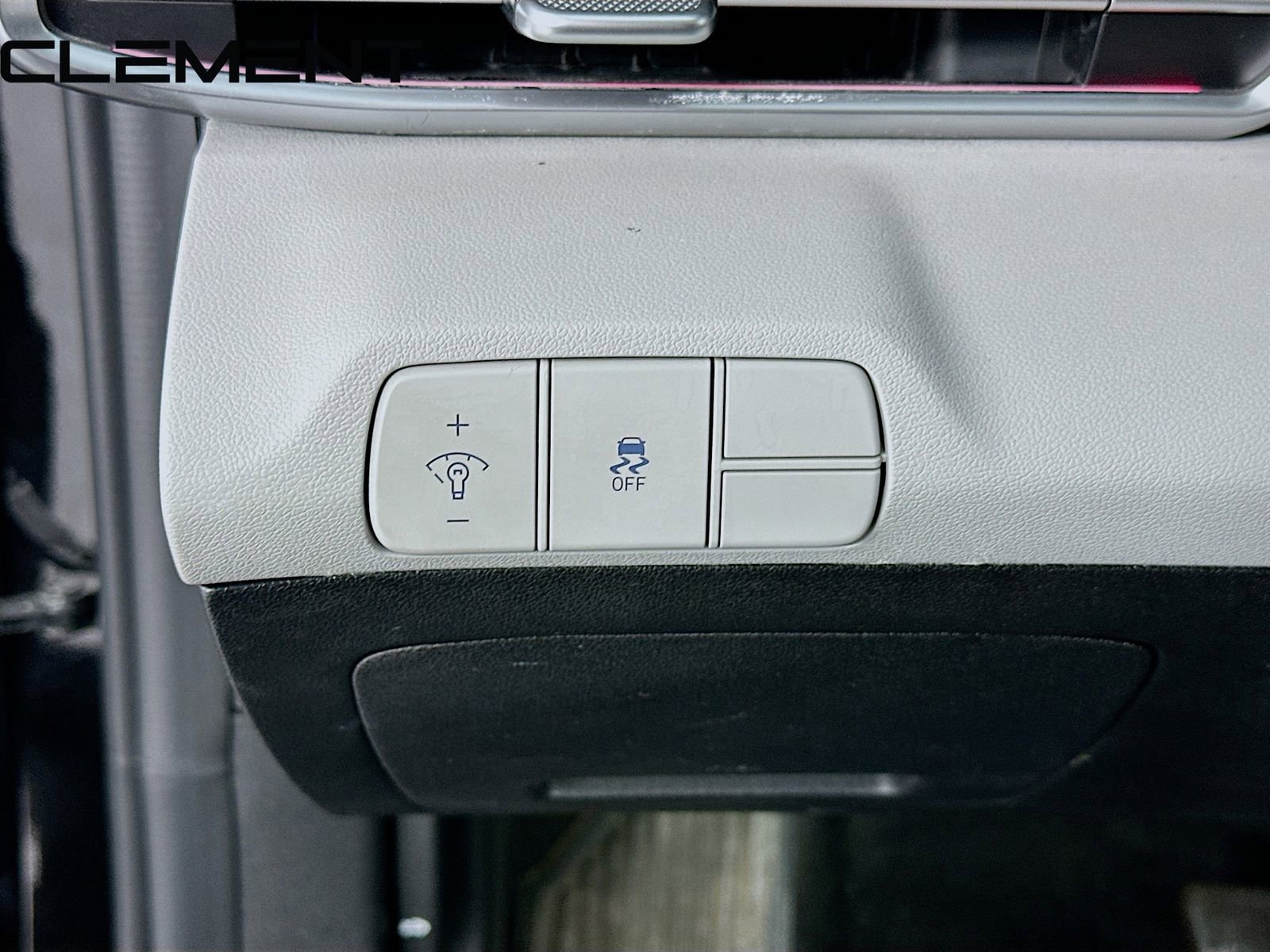 Used 2024 Hyundai Elantra Limited image 13