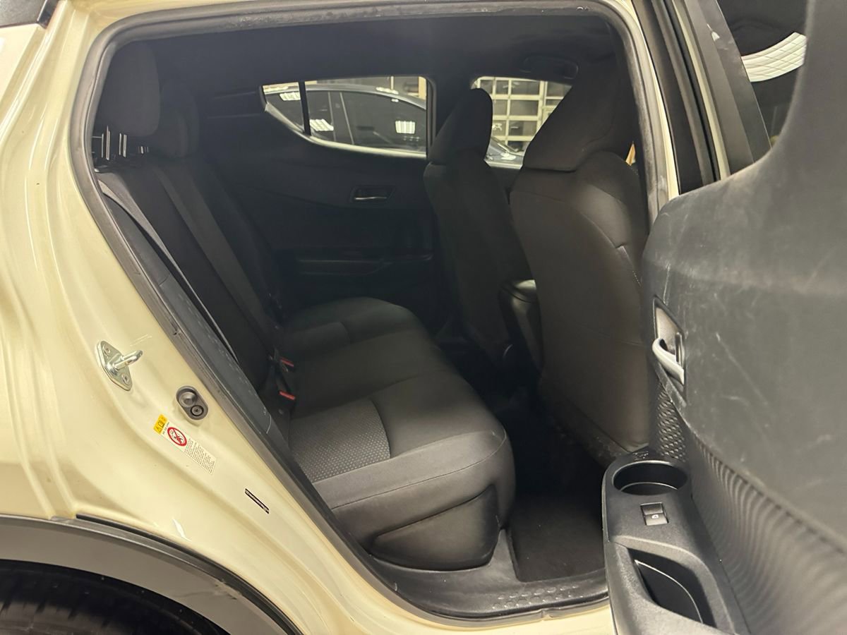 Used 2018 Toyota C-HR XLE image 42