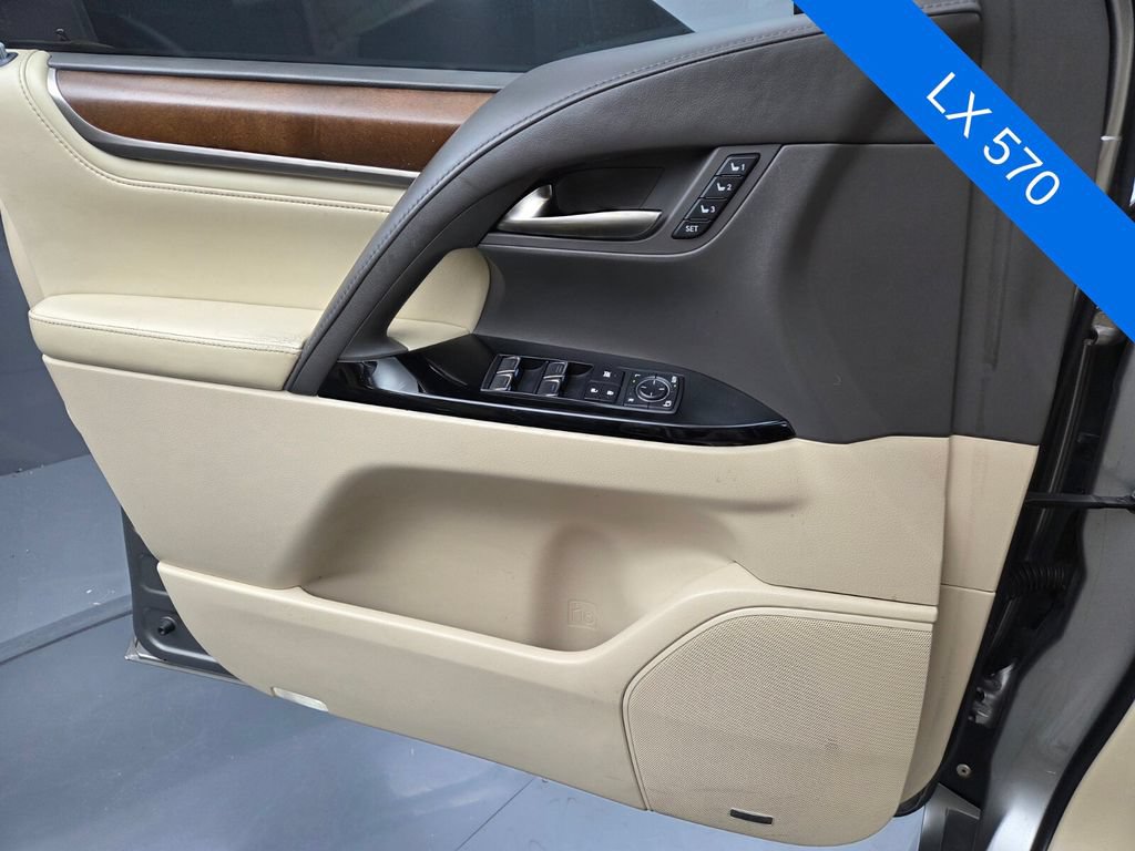 Used 2017 Lexus LX 570 4WD w/ Luxury Package image 30