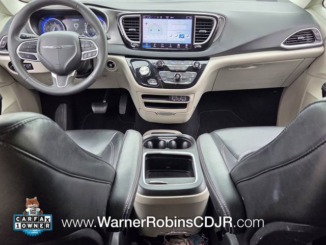 Used 2023 Chrysler Pacifica Touring-L FWD image 9