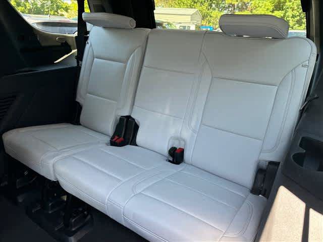 Used 2025 Chevrolet Tahoe Premier AWD/4WD image 18
