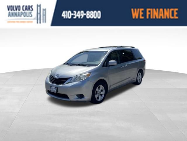 Used 2011 Toyota Sienna LE w/ Towing Pkg FWD image 4