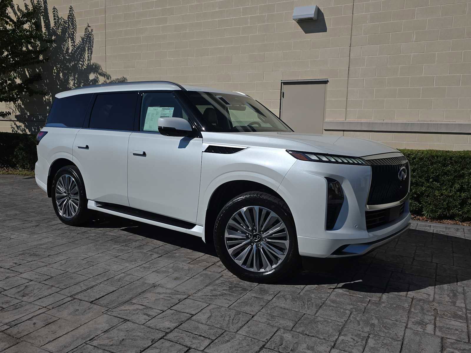 New 2026 INFINITI QX80 Luxe w/ Cargo Package image 28