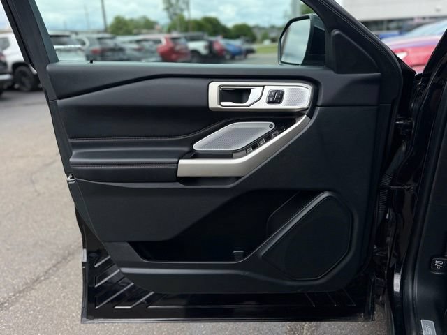 Used 2023 Ford Explorer Limited w/ Hybrid Equipment Group 310A AWD/4WD image 10
