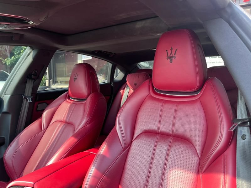 Used 2018 Maserati Quattroporte S GranSport Q4 AWD/4WD image 12