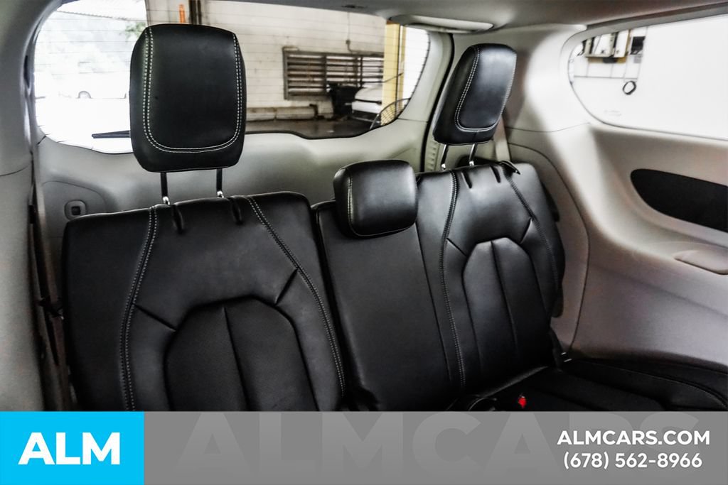 Used 2023 Chrysler Pacifica Touring-L FWD image 20