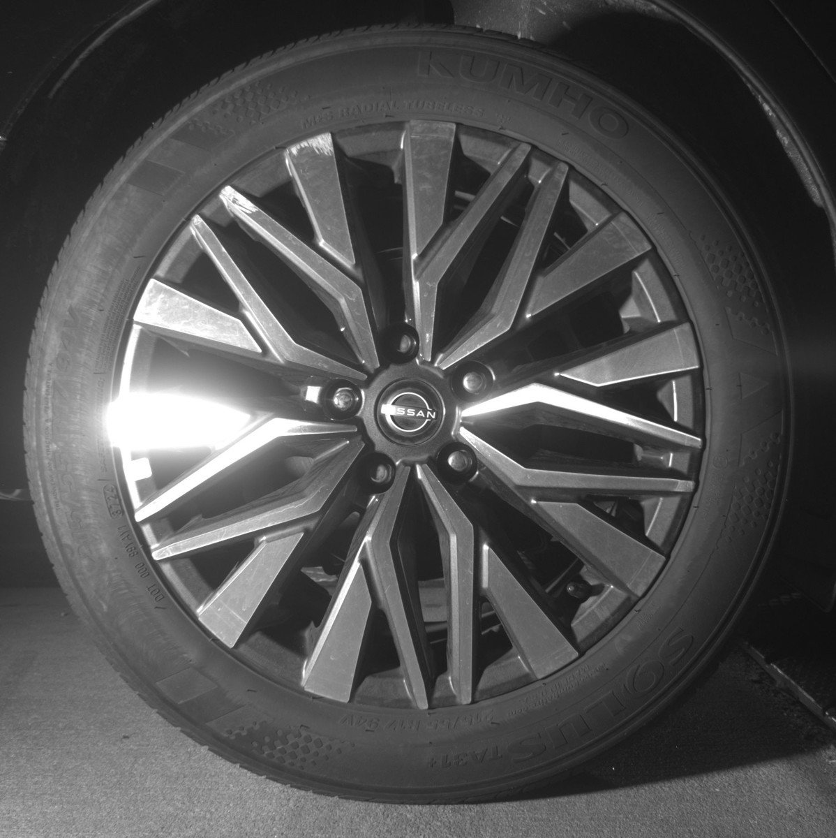 Used 2025 Nissan Altima 2.5 SV FWD image 15