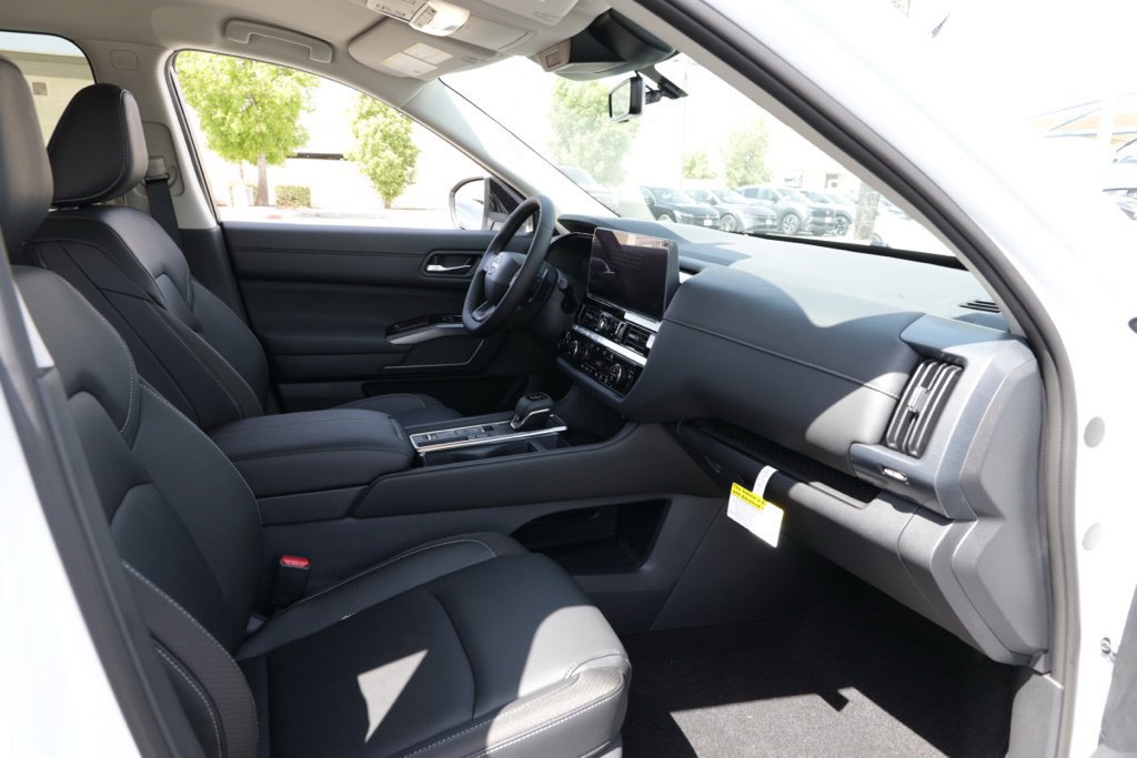 New 2026 Nissan Pathfinder SL FWD image 19