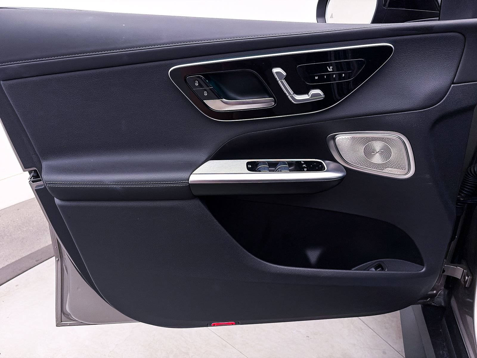 Used 2024 Mercedes-Benz GLC 300 4MATIC w/ AMG Line image 17