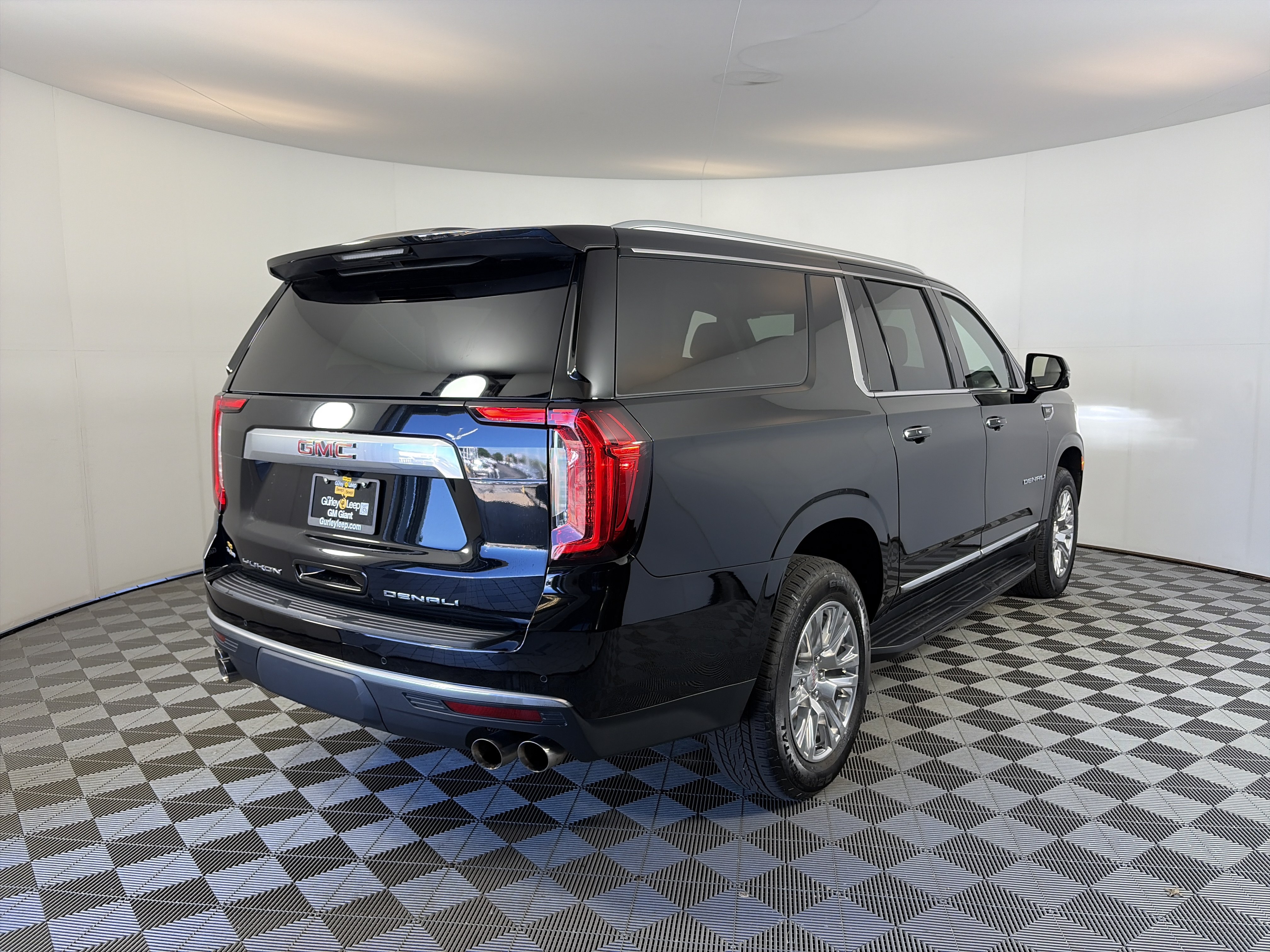 Certified 2024 GMC Yukon XL Denali w/ Max Trailering Package AWD/4WD image 11