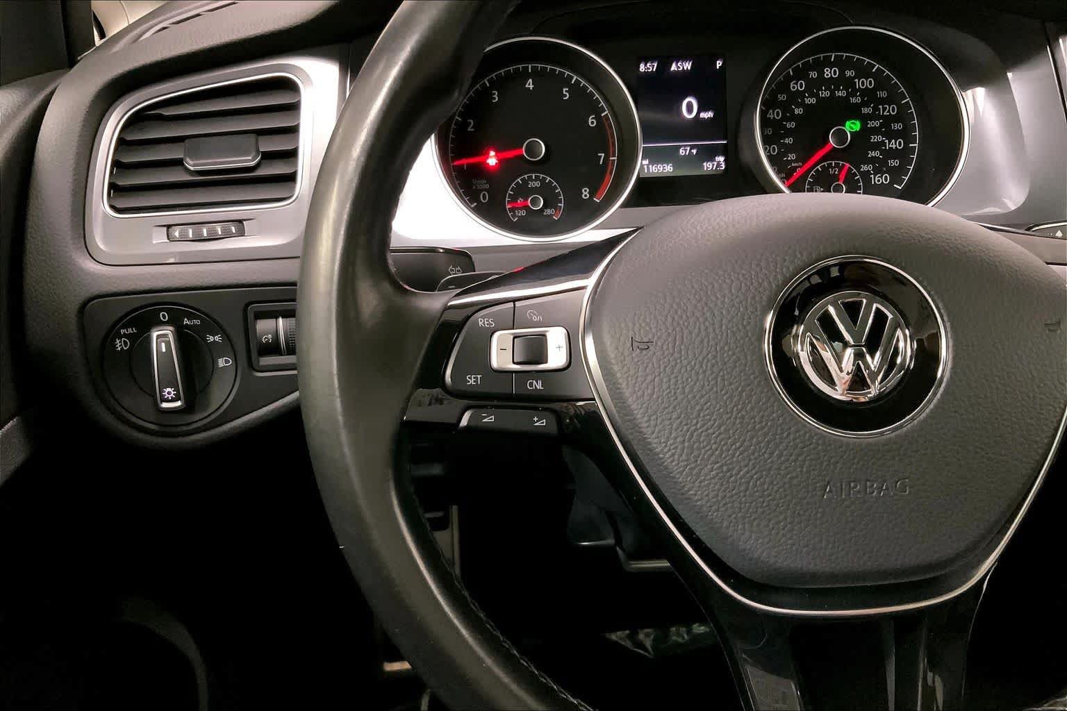 Used 2017 Volkswagen Golf Alltrack SE AWD/4WD image 24