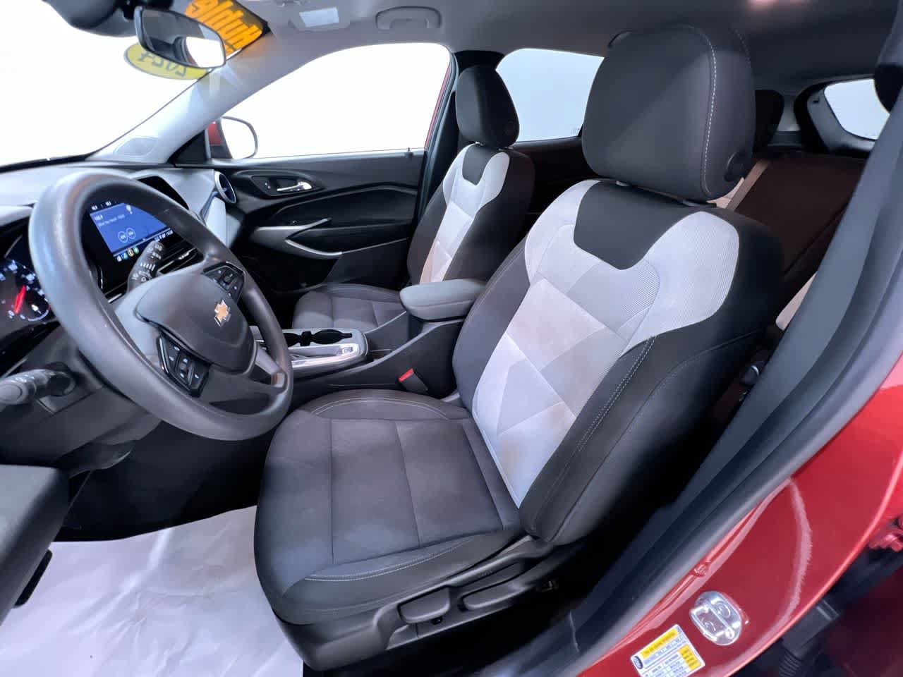 Used 2024 Chevrolet Trax LS w/ LS Convenience Package FWD image 14