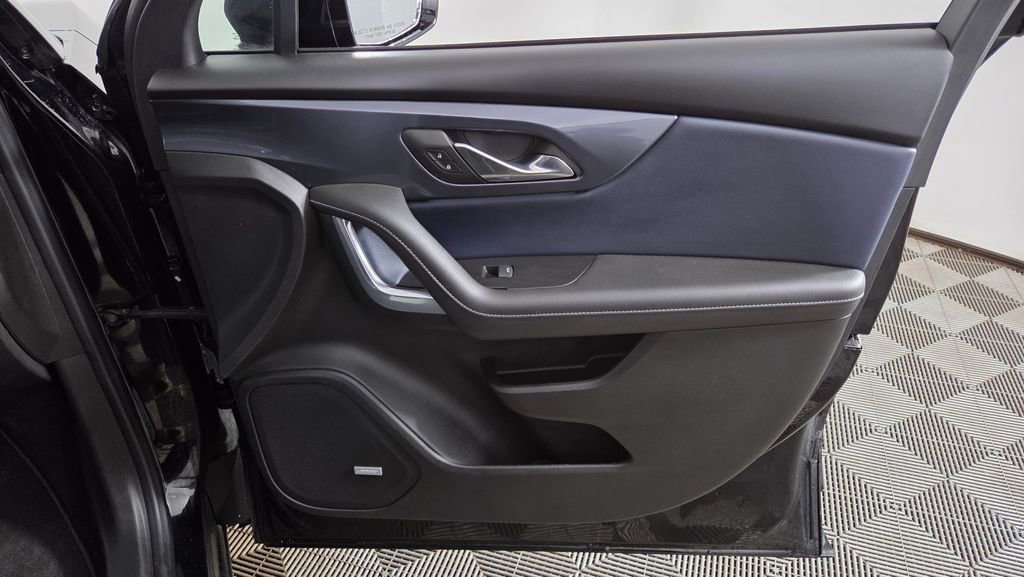 Used 2025 Chevrolet Blazer RS w/ Driver Confidence II Package image 34