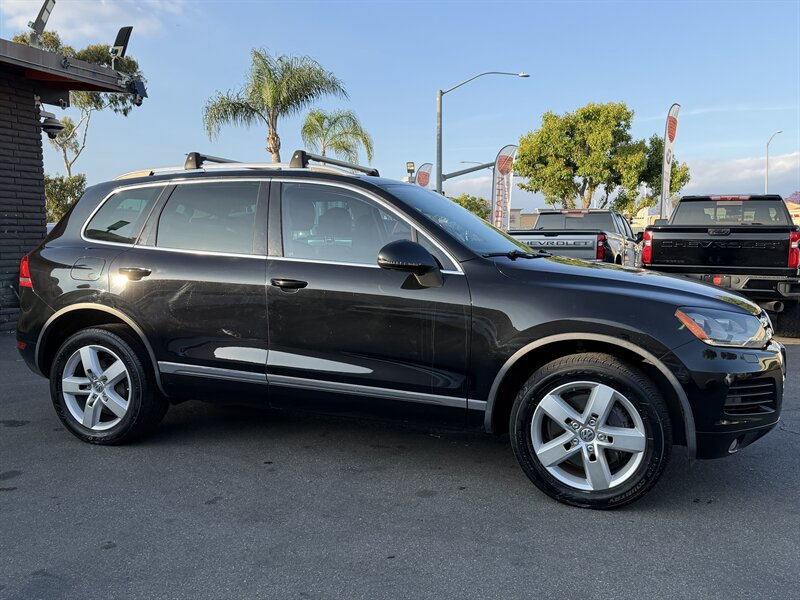 Used 2012 Volkswagen Touareg Hybrid AWD/4WD image 29