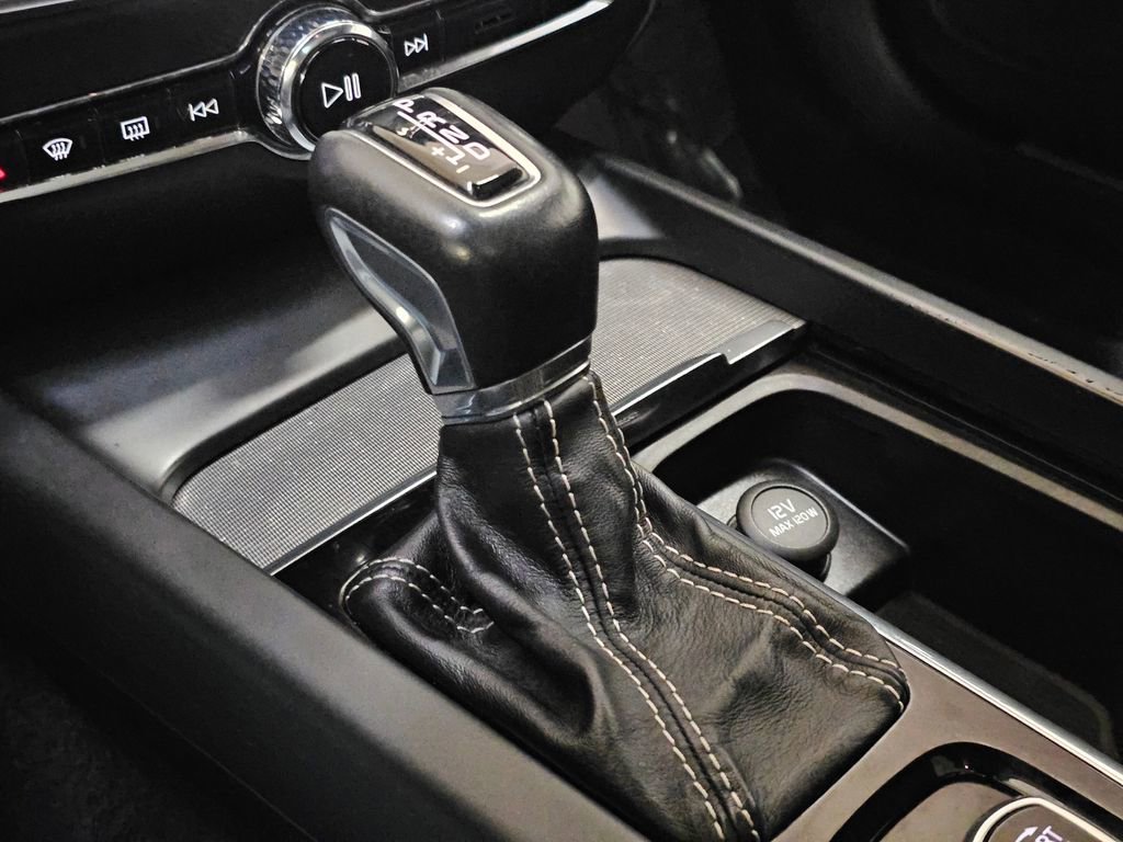 Used 2019 Volvo S60 T5 R-Design image 35