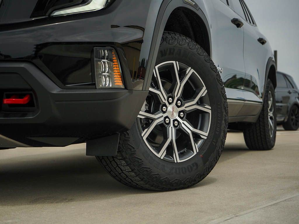 New 2026 GMC Acadia AT4 w/ LPO, Floor Liner Package AWD/4WD image 6