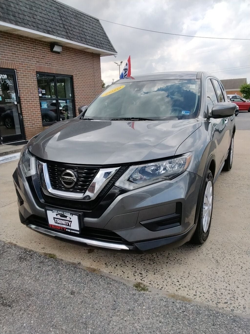 Used 2020 Nissan Rogue S AWD/4WD image 1