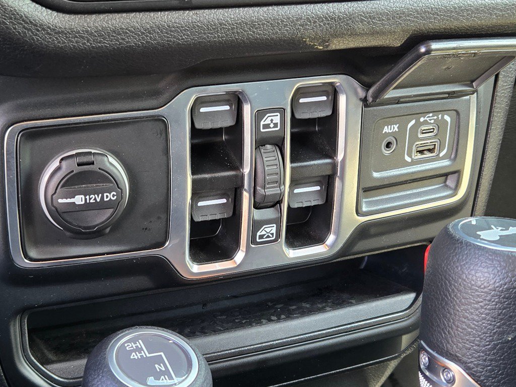 Used 2025 Jeep Wrangler Unlimited Sport AWD/4WD image 25