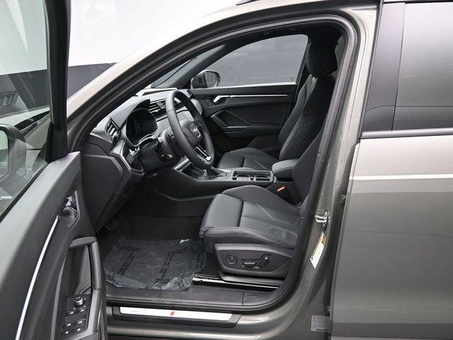 New 2025 Audi Q3 2.0T Premium image 9