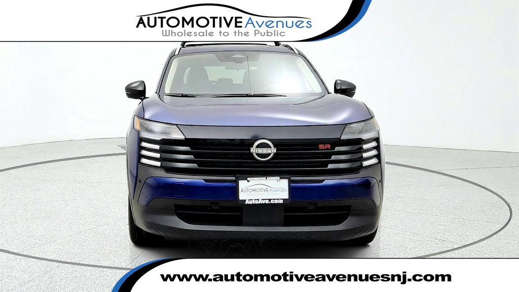 Used 2026 Nissan Kicks SR w/ SR Premium Package AWD/4WD image 1