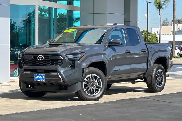 Used 2025 Toyota Tacoma TRD Sport AWD/4WD image 8