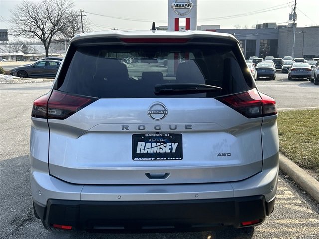 Certified 2025 Nissan Rogue S image 15