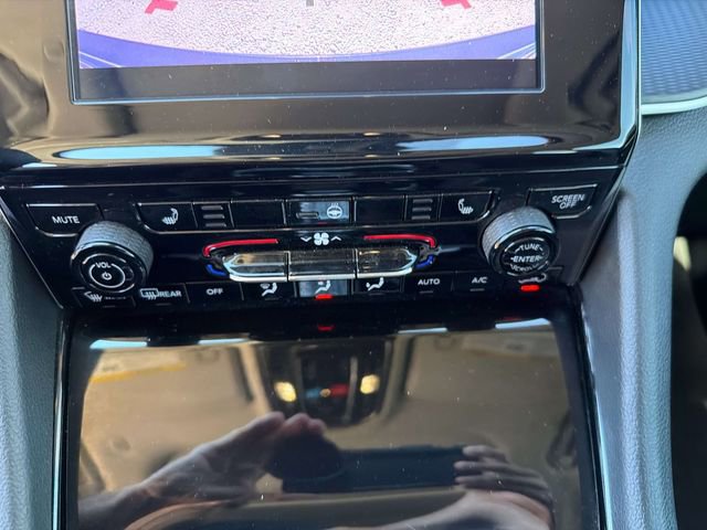 Used 2023 Jeep Grand Cherokee Laredo w/ Luxury Tech Group I AWD/4WD image 25